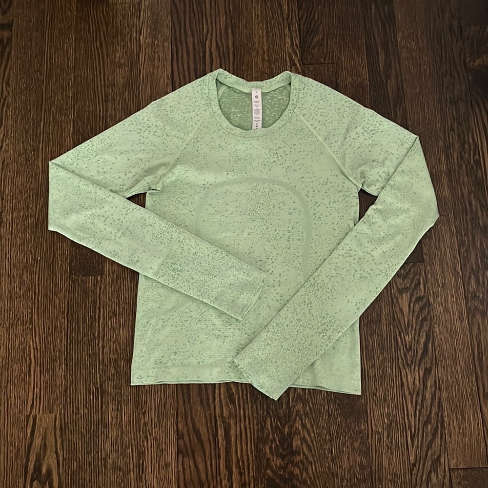 Lululemon Swiftly Tech Long Sleeve race length Size 4